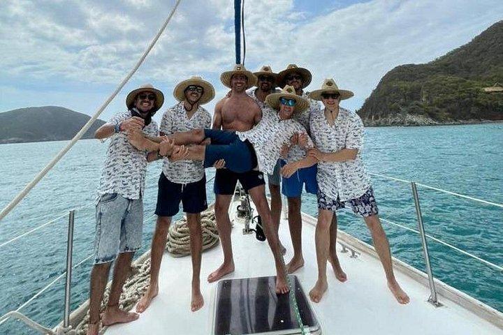 ルイスと彼のチームと一緒にタイロナへの航海: ユニーク!