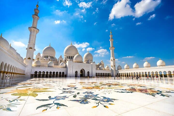 Abu Dhabi Full-Day Sightseeing Tour from Dubai with Mosque Visit