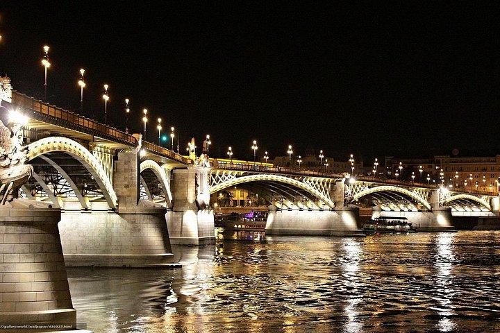 ビンテージロシアジープで行くブダペストプライベートシティツアー