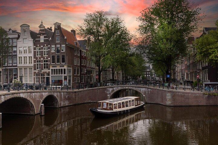 Amsterdam historisk tur på klassisk salonbåd