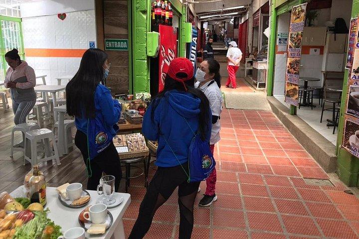 ボゴタ観光：モンセラーテ、食事、シティウォーク＆ボテロ博物館