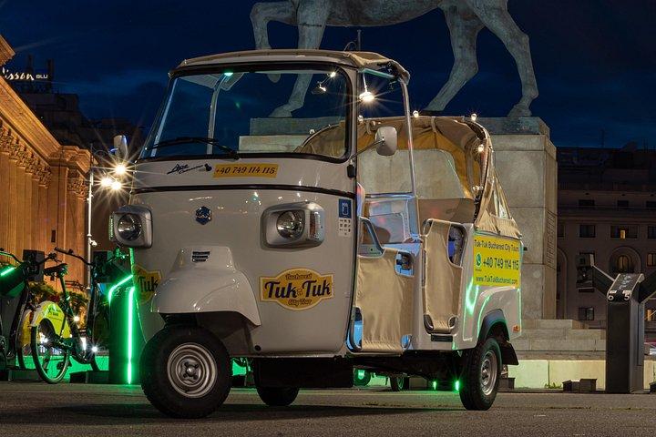 トゥクトゥク ブカレスト ツアー - 街でのユニークな体験!