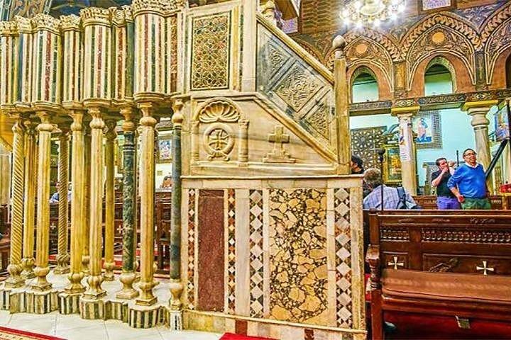 ギザのピラミッドとエジプト考古学博物館とカイロ旧市街へのツアー