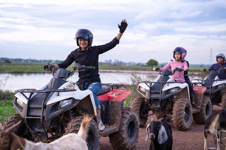 クワッドバイクに乗って地元の村を探索
