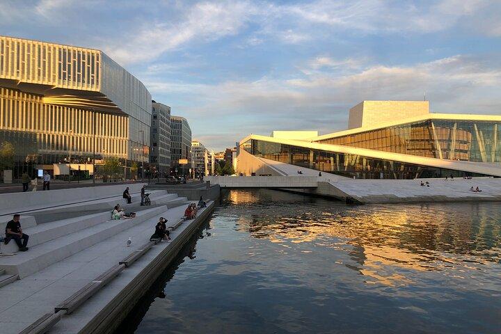 ホルメンコーレン スキー ジャンプとヴィーゲラン公園のオスロ パノラマ ツアー