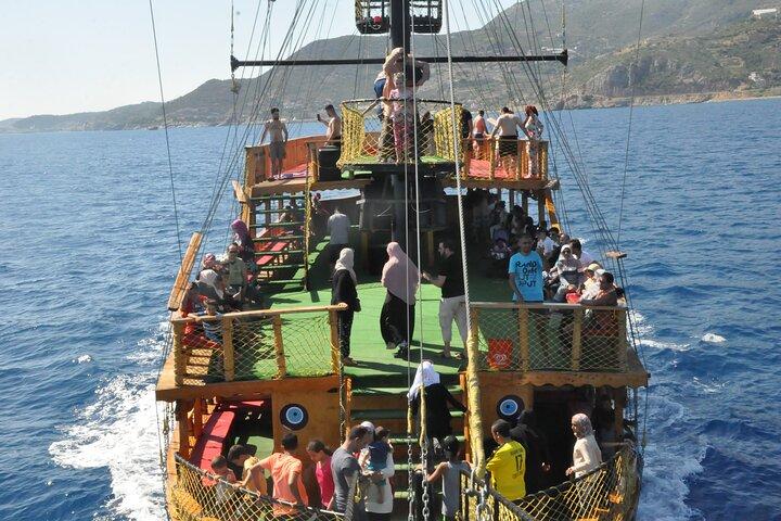 Excursion en bateau pirate Halal Concept à Alanya