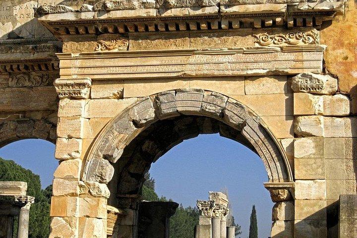 2Days EPHESUS AND PAMUKKALE TOUR」を開催。