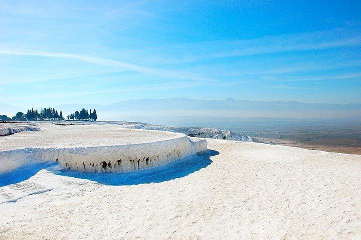2Days EPHESUS AND PAMUKKALE TOUR」を開催。