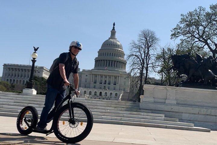 Grupo pequeño 5 - Tour DC de una hora en scooter eléctrico para mayores de 16 años