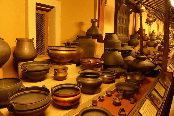 Tour privato della vita notturna di Ahmedabad con cena tradizionale
