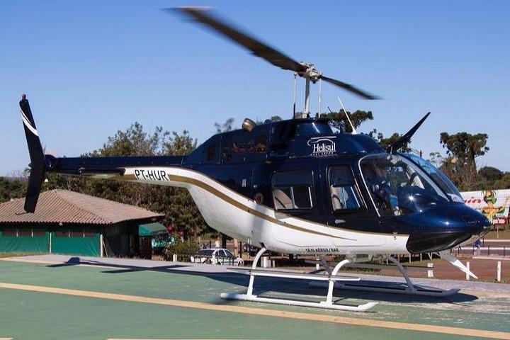 ブラジル側のイグアスの滝：マクコサファリ、ヘリコプター飛行、バードパーク