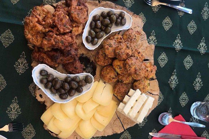 コトルのプライベート料理教室（ランチ付き）と旧市街のガイド付きツアー