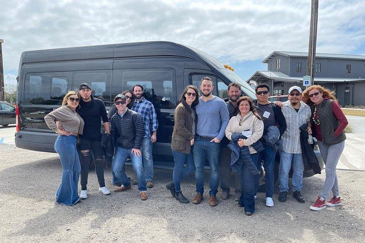 Transporte privado com motorista de luxo de e para destilarias, cervejarias