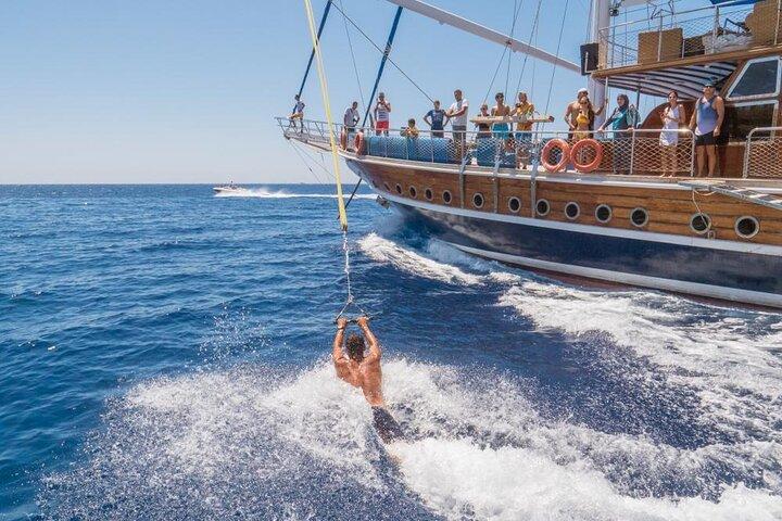 Viagem de mergulho com snorkel para Ras Mohamed e The White Island a bordo do Luxury Yacht