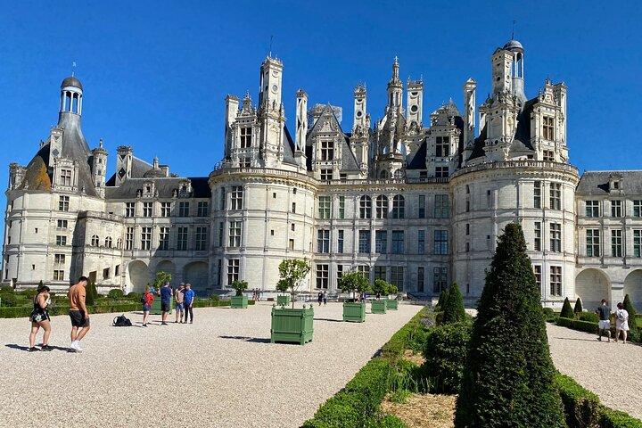 Live Guidad Chenonceau, Chambord, Amboise Slott resa från Paris