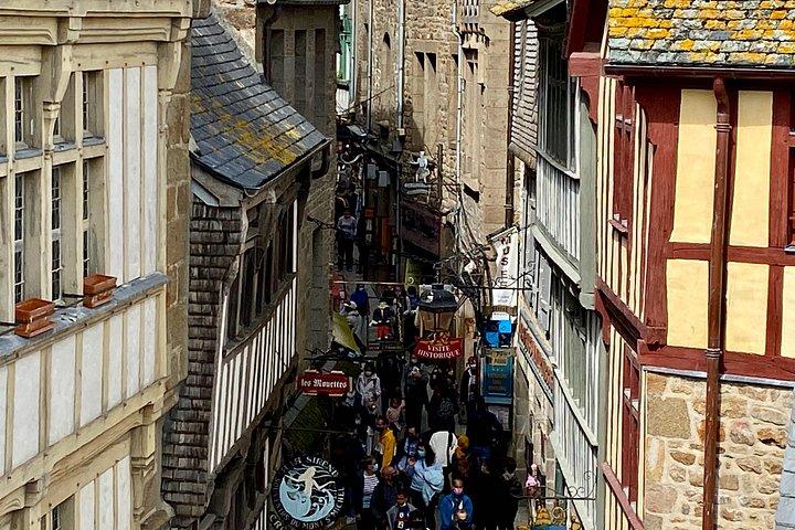 メルセデスで行くパリ発モン・サン・ミシェル、オンフルールのプライベート旅行