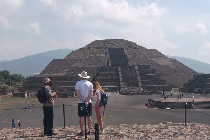 Guided Walking Tour to the Archaeological Zone of Teotihuacán