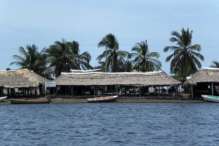 Tour a Puerto Arista y Boca del Cielo desde San Cristobal