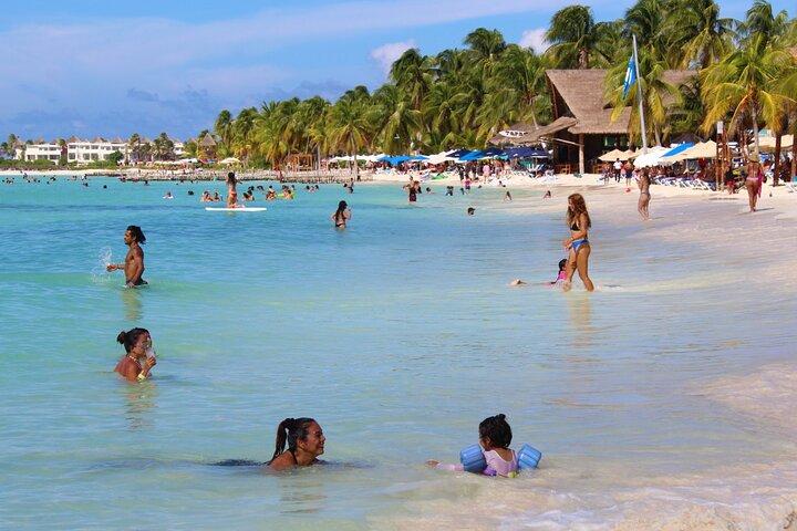 Isla Mujeres Katamaran Tour mit Schnorcheln in MUSA, Buffet Mittagessen & Open Bar