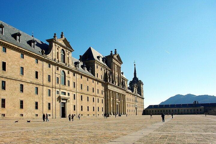 Escorial y Basilica del Valle Medio día desde Madrid