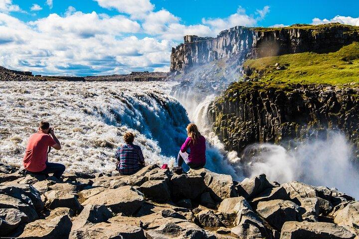 Private Tour Tailor Made Tour vanuit Akureyri bijv. Lake Myvatn, Godafoss, Dettifoss