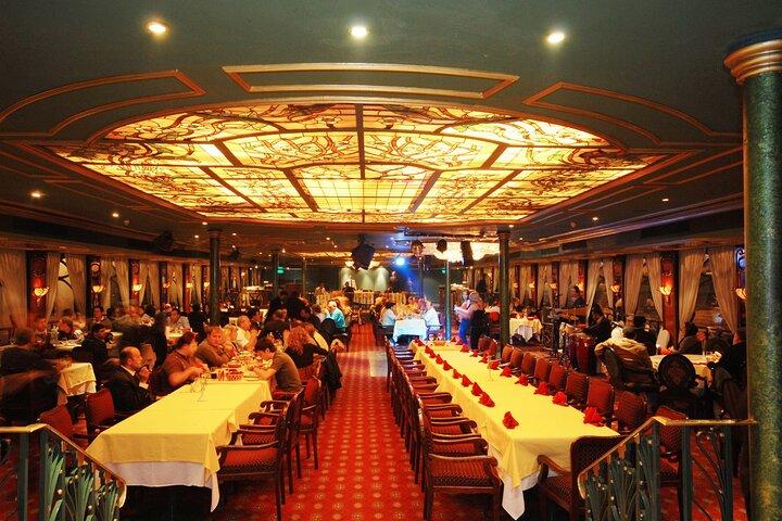Nil Dinner Cruise auf dem Nil Maxim, dem luxuriösesten Cruising Restaurant in Kairo