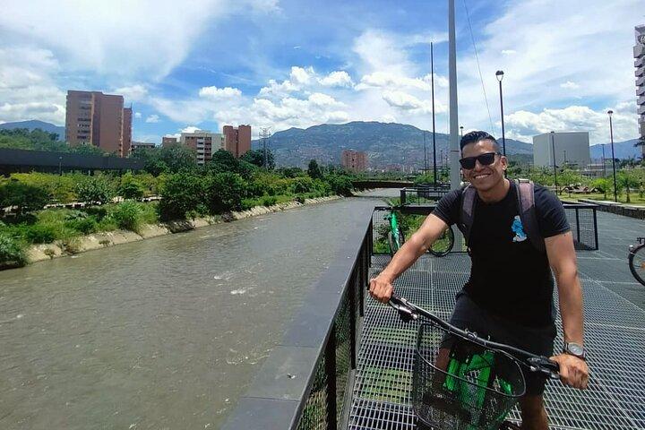 メデジン半日自転車ツアー-地元の軽食、コーヒーまたはビール