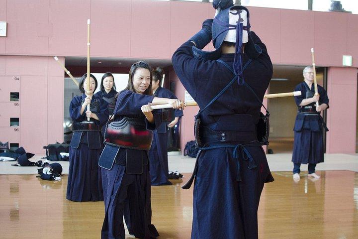 東京2 - 本物のサムライ体験 : 日本の剣道