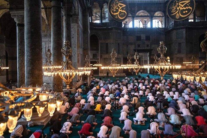 イスタンブールの有名なモスクへの終日小グループガイド付きツアー