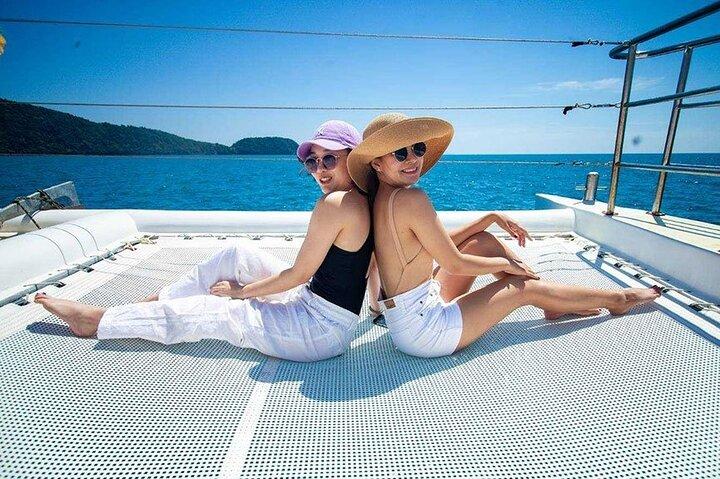 Sunset Cruise til Koh Hey i Phuket ved at sejle katamaran