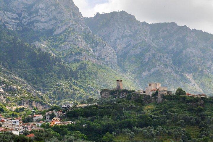 Kruja, Castle & Old Bazaar Guided Tour from Durres