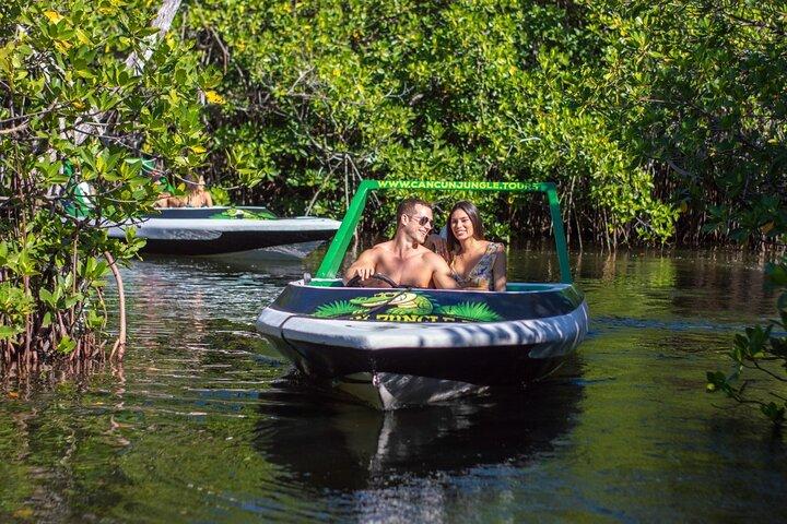Lancha 3 em 1 na selva e mergulho com snorkel em Cancún