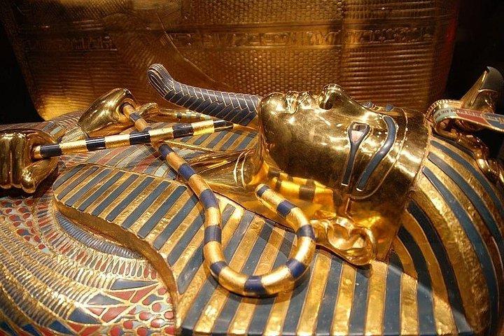 国立エジプト文明博物館、シタデル、バザールへのカイロ ツアー