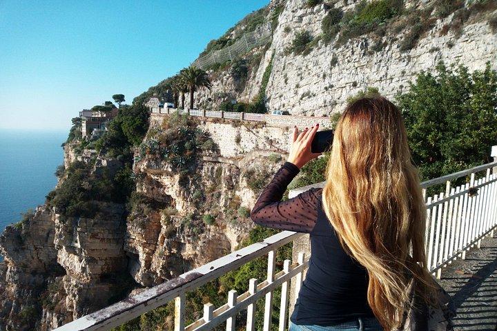 共有エクスカーション：ナポリ港からのポンペイスキップ・ザ・ラインのあるアマルフィ海岸