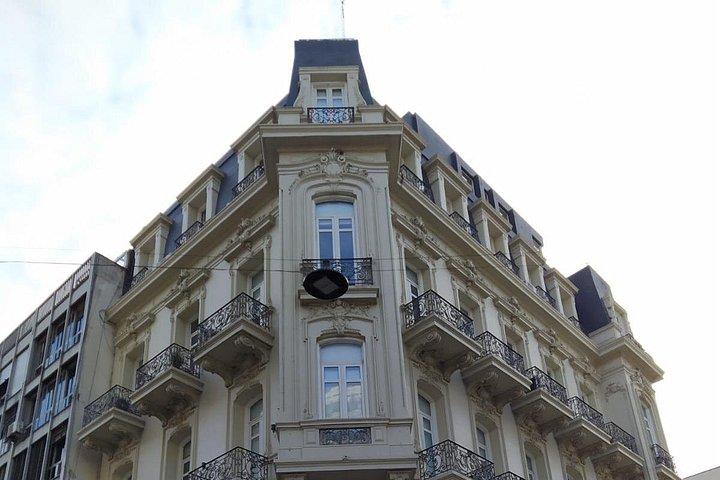 モンテビデオ完全ツアーにはカラスコ地区が含まれます