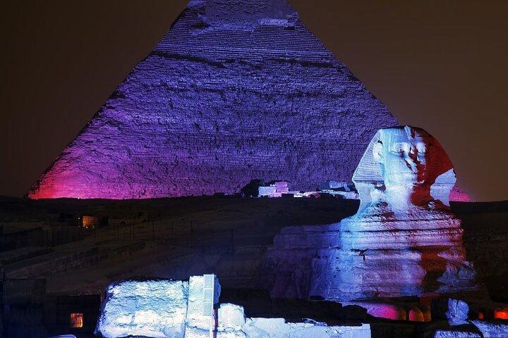 Il Cairo: spettacolo di suoni e luci privato delle piramidi di Giza con trasferimenti