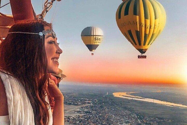Crociera sul Nilo di 4 giorni da Assuan a Luxor, compresi Abu Simbel e mongolfiera