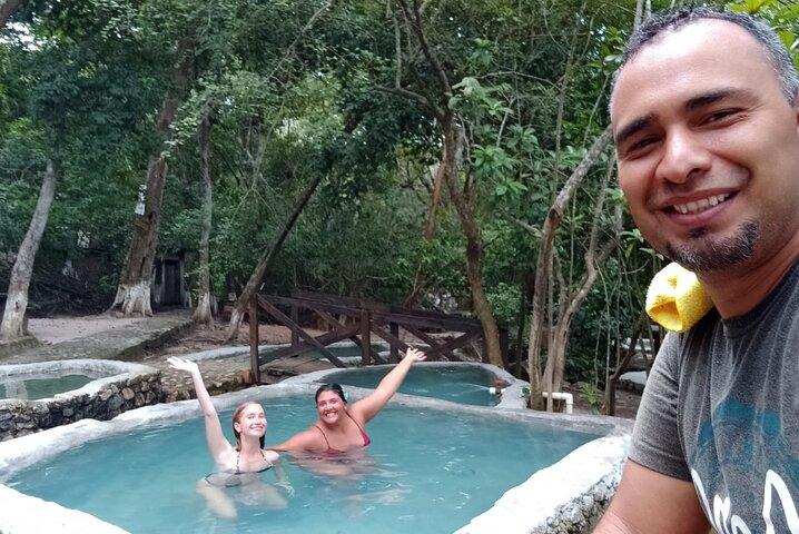 Source chaude ombragée, massage et grill Mex à Puerto Vallarta