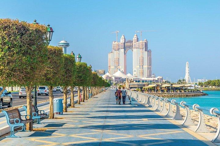 アブダビからの半日ツアー：アブダビ市内観光