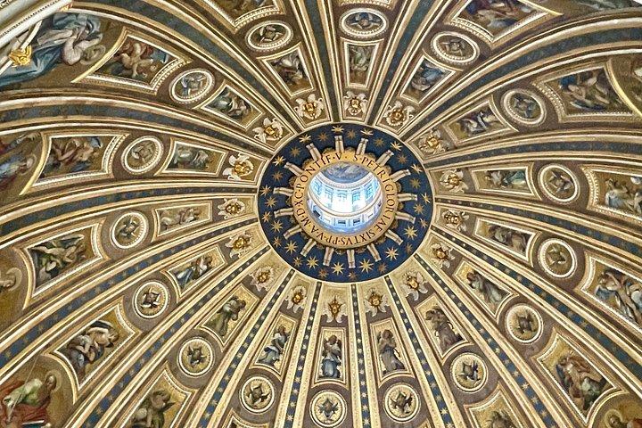 ローマのサンピエトロ大聖堂、大聖堂、洞窟の午前のプライベート ツアー