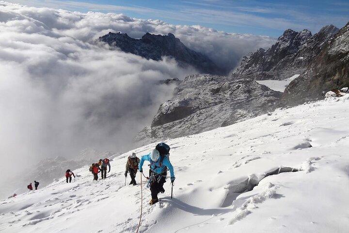 Rwenzori Mountains Hike-kilembe Route 10 Days