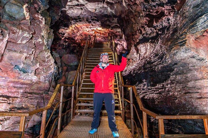 Esperienza nella speleologia della lava
