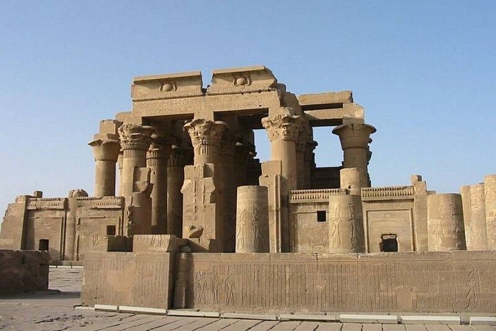 Sightseeing Private Trip in Luxor From Cairo By Plane with Lunch