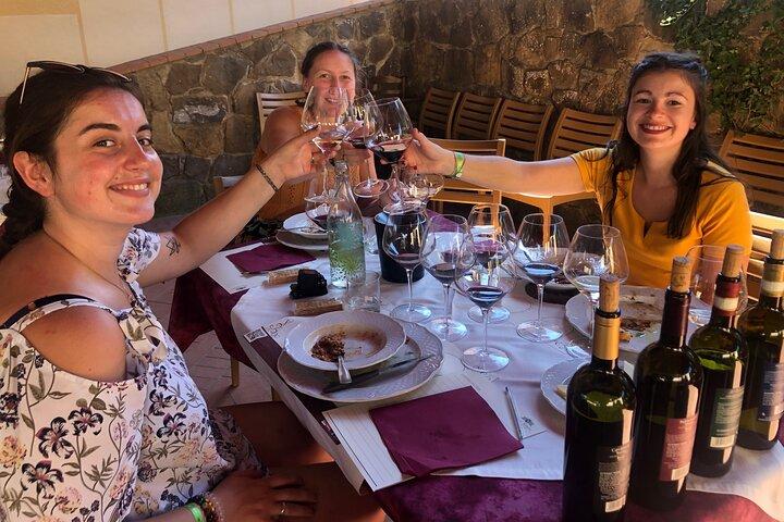 Desde San Gimignano : Tour en Vespa por la Toscana, Almuerzo & Cata de vinos