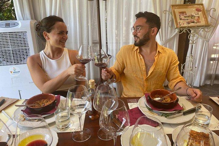 フィレンツェ発 : トスカーナトゥクトゥクランチ、ワイン＆サン・ジミニャーノ付き