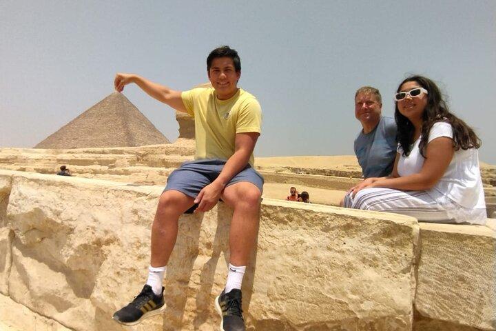 Private Day Tour naar Pyramids, Saqqara, Memphis & Dahshur met lunch en kameelrit