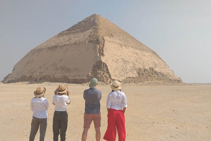 Private Day Tour naar Pyramids, Saqqara, Memphis & Dahshur met lunch en kameelrit