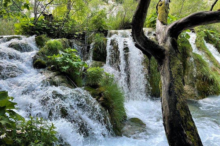 Lacs de Plitvice avec billet et visite guidée de Rastoke au départ de Zagreb