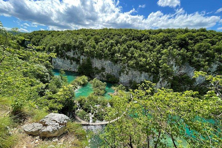私設の日帰り旅行：ザグレブからの素晴らしいPlitvice湖とラストケ