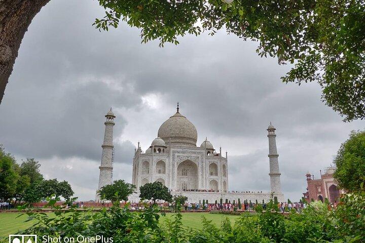 Delhi Agra Delhi : Same Day Trip By Luxury Car.